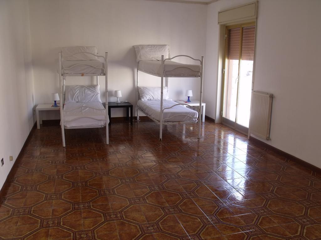 A Tre Passi Dal Centro Hotel Палермо Екстериор снимка