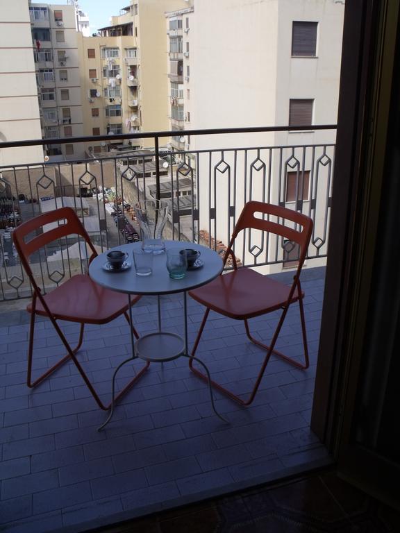 A Tre Passi Dal Centro Hotel Палермо Екстериор снимка