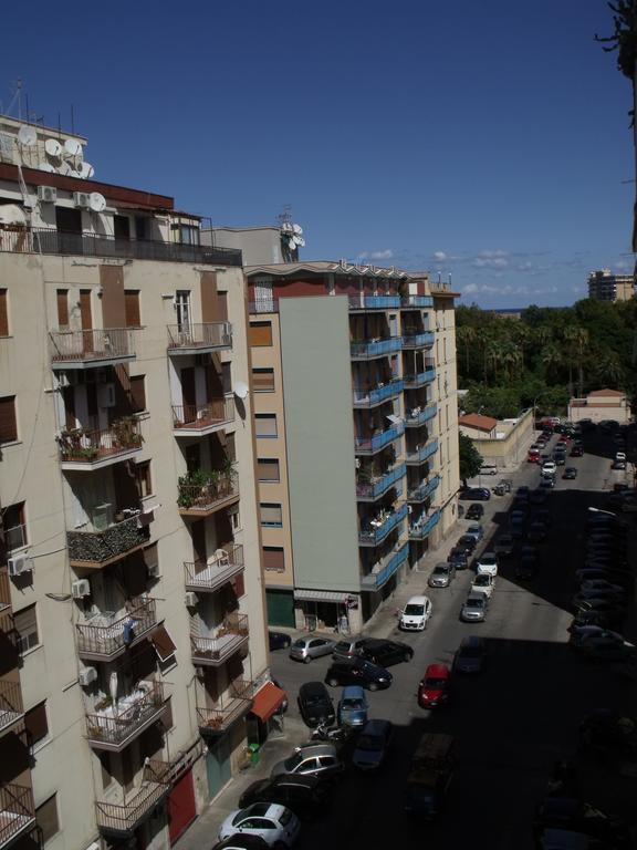 A Tre Passi Dal Centro Hotel Палермо Екстериор снимка