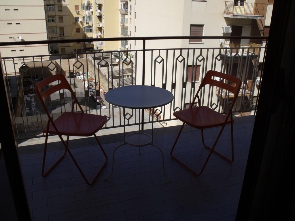 A Tre Passi Dal Centro Hotel Палермо Екстериор снимка