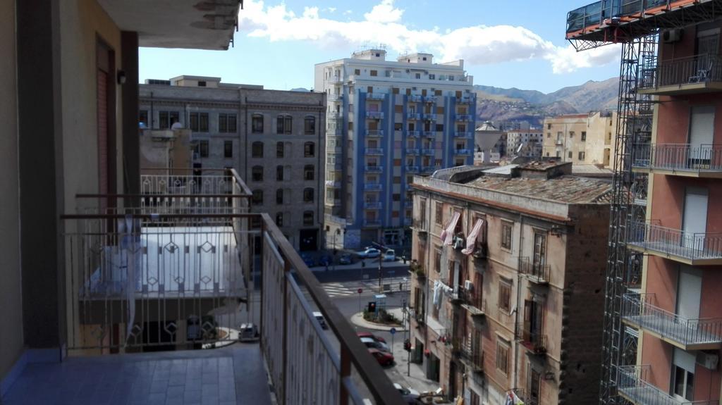 A Tre Passi Dal Centro Hotel Палермо Екстериор снимка